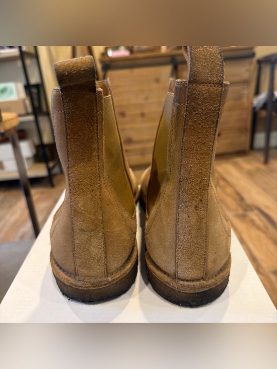 Bottega Veneta Men\'s Chelsea boots inTan Suede size 40 main image 6